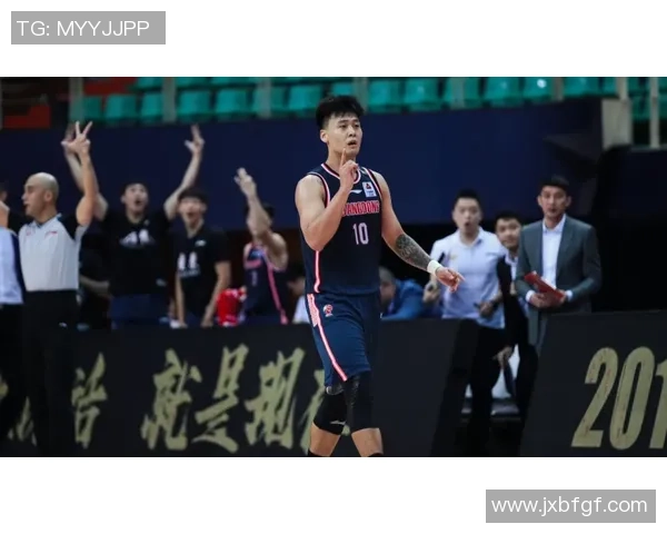 崔永熙广东表演赛战斧劈扣成勉扣 恢复还得慢慢来